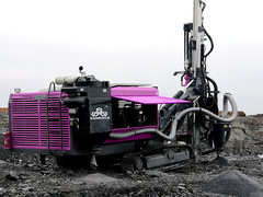 Ενσωματωμένη αυτόματη μηχανή μηχανών διατρήσεων DTH εγκατάσταση γεώτρησης διατρήσεων υδραυλικής μεταλλείας 194 KW